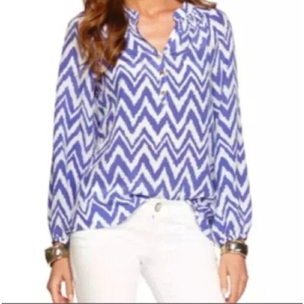 Lilly Pulitzer Elsa Top Get Your Chev On Women's Size Medium Blue White Silk Exc